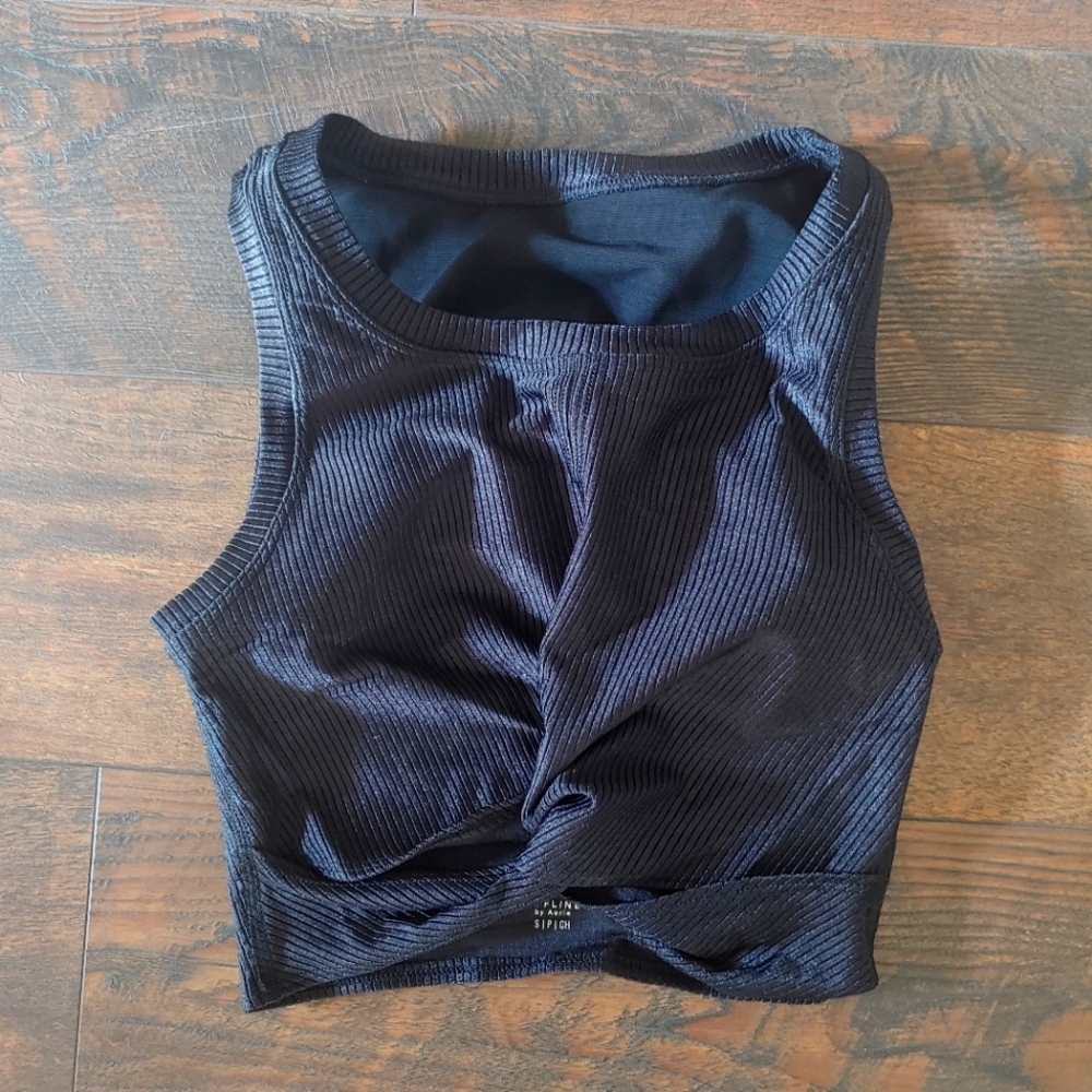 *NWT* OFFLINE Ribbed Shine Twist Front Sports Bra